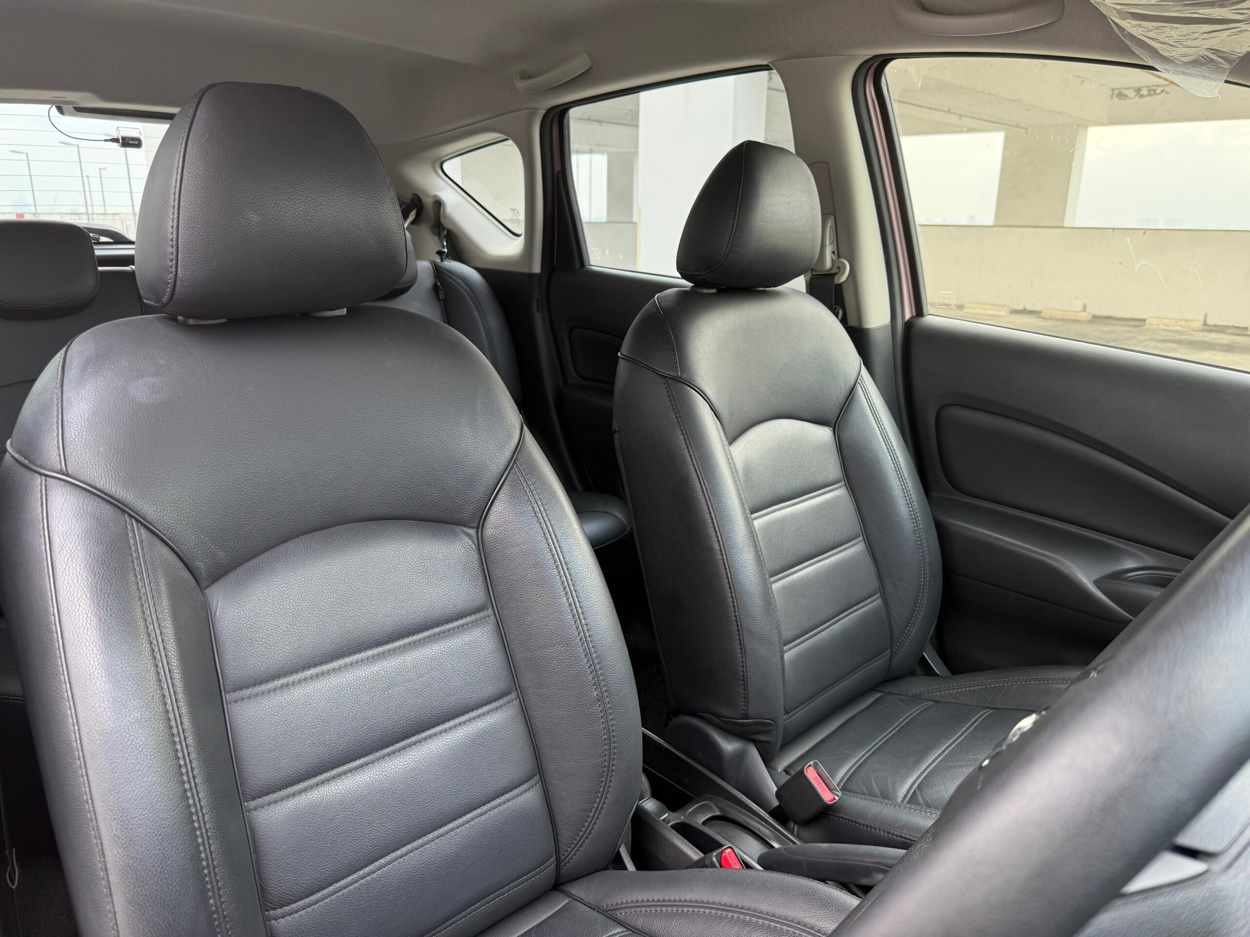 Int Front Seats