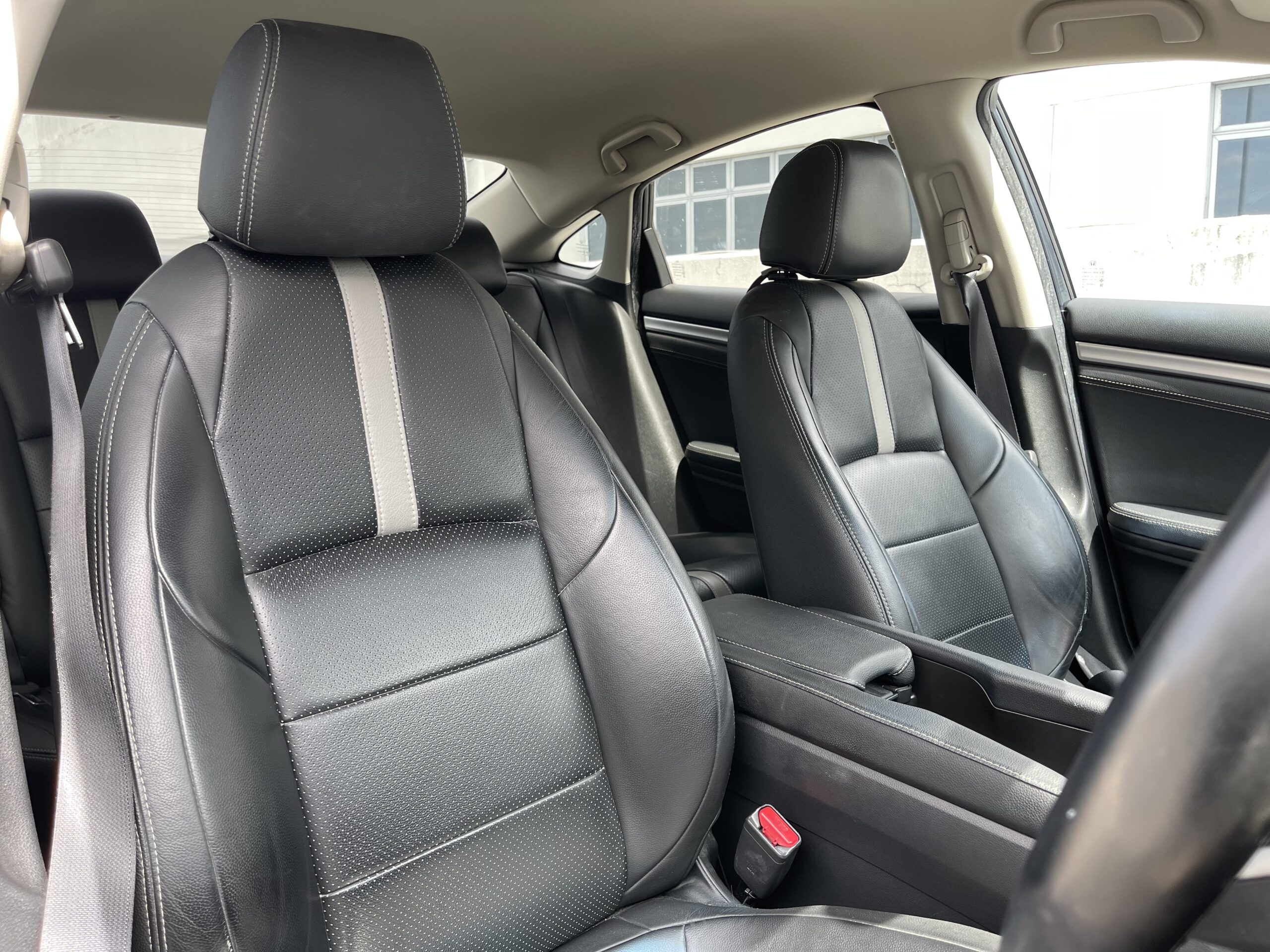 Int Front Seats