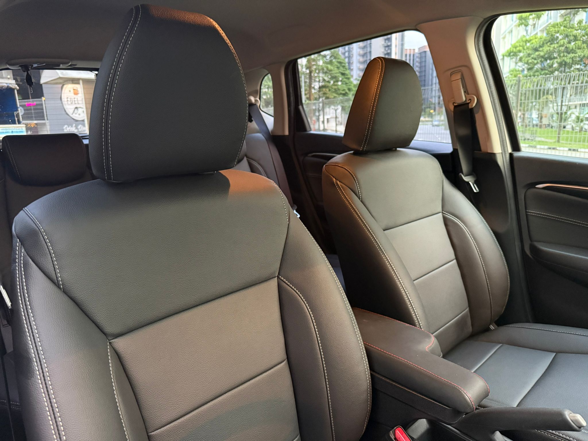 Int Front Seats