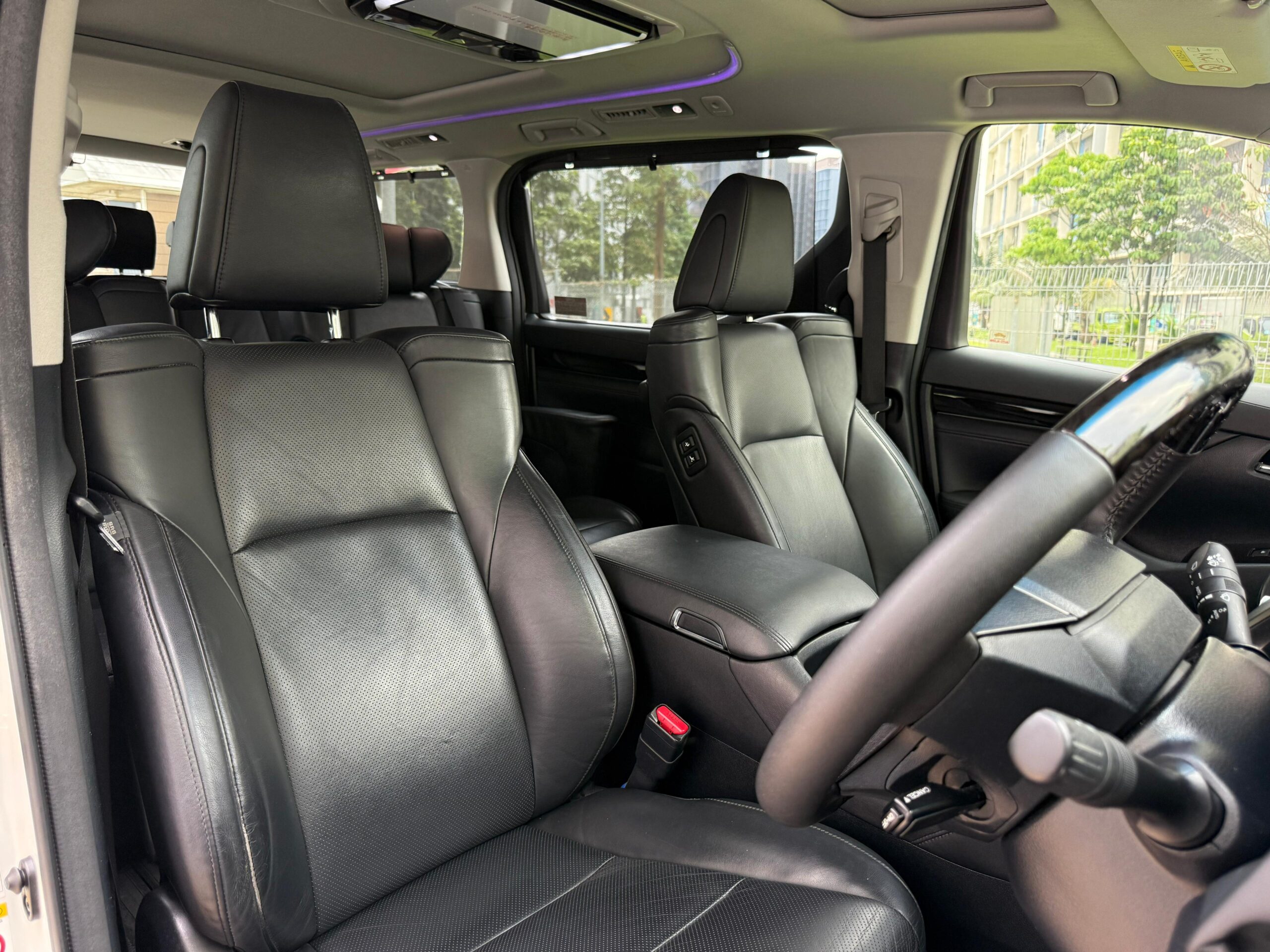 Int Front Seats