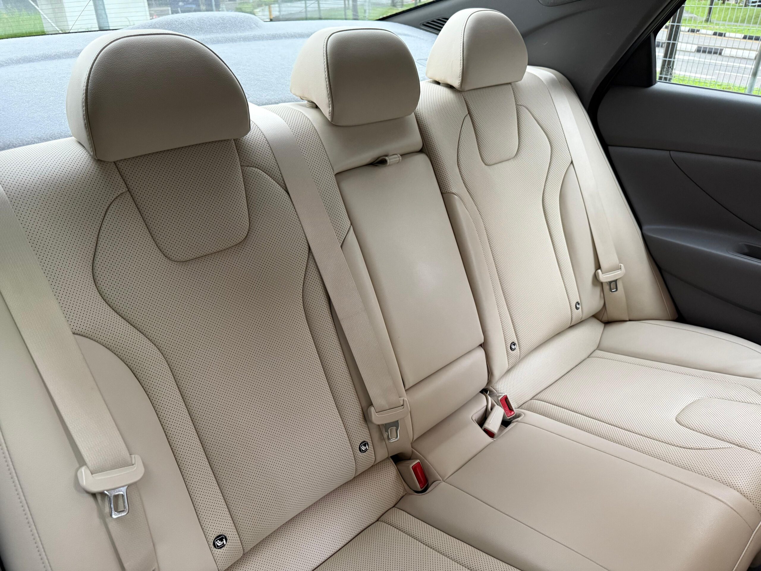 Int Back Seats 2